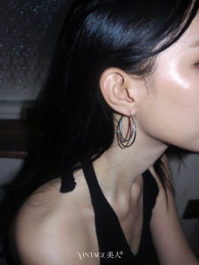 Fashionable Vintage Double Layered Sand Flowing Circle Earrings Versatile Elegant Simple French Style Silver Plated Butterfly Insect Earrings for Women