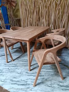 Meja Makan Selly A Lengkung Murah Terbaru