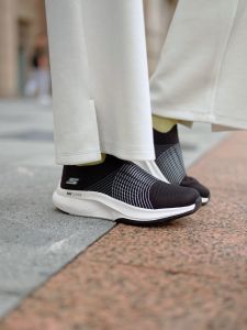 Skechers สเก็ตเชอร์ส รองเท้า ผู้หญิง GOwalk Max Walker Shoes - 125052-BKW