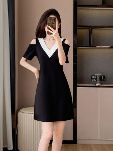 Summer Clothing New Arrival French Cold-Shoulder Elegant Slimming V-Neckline Dress Womens Classy Stylish Accessible Luxury All-Match Small Black Dress