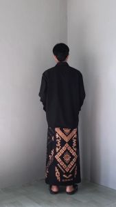 SARUNG PAGAR ALAM HITAM POLOS MOTIF SIMPEL