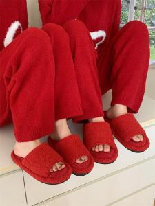 Dép Đi Trong Nhà Màu Đỏ Mềm Chống Trượt Thời Trang Mùa Thu Đông Cho Nam Và Nữ Dép Bông Nhung Trang Phục Năm Sinh