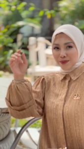 MDLY Baju kemeja atasan wanita Elysse Shirt by Mdly Kemeja lengan panjang