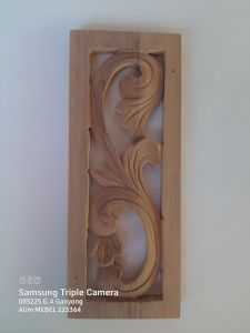 Ornamen ukir kayu angin angin boven ventilasi kayu jati jepara ukuran 25×10