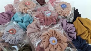 Souvenir Pernikahan Scrunchie/ Paket 50pcs Souvenir Pernikahan/ Scrunchie Souvenir