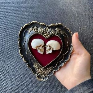 Framed Miniature Realistic Human Skulls  Romantic Love Resin Skull Ornament Craft Skeleton Spooky Wall Art For Home