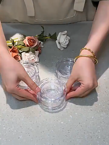 Kitchen Multifunctional Garlic Crusher Manual Garlic Press Roll Crusher Chopper Kitchen Gadgets Accessories White
