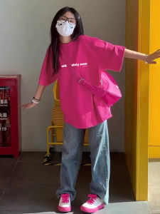 เสื้อยืดผ้าฝ้ายแขนสั้นฤดูร้อนพิมพ์ตัวอักษรสําหรับผู้หญิงในสีแดงหลวม Fit Crewneck เสื้อผ้าทํางานสไตล์