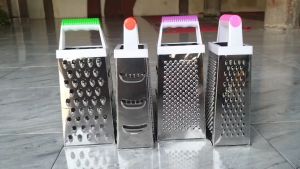 Parutan Menara 4 in 1 Serbaguna Stainless – Praktis dan Multifungsi