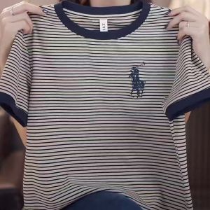 เสื้อยืดแขนสั้นผู้หญิงฤดูร้อนปี 2025 ทรงหลวม ระบายอากาศได้ดี ปักลาย ทรงสลิมฟิต ทรงหลวม ทรงหลวม ทรงหลวม