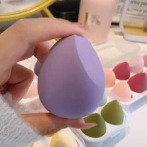 ฟองน้ําแต่งหน้า 1กล่อง 4ชิ้น 26บาท พร้อมกล่องเก็บพร้อมกล่อง ผู้หญิง ขายร้อน น่ารัก