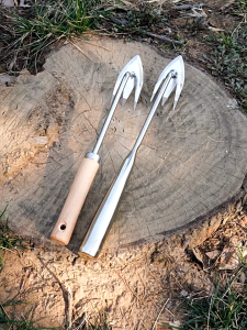 วัชพืช จอบถอนหญ้า เครื่องมือที่ช่วยกำจัด คาดถอนหญ้า พลั่วถอนรากหญ้า พวนดินให้ร่วนซูย พร้อมส่งจากไทย