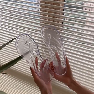 Womens crystal transparent herringbone slippers waterproof thin flat womens slippers（add 1 size）