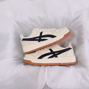 Ready Stock Womens Board Shoes Soft Soled Lace Up Korean Style Sports Shoes Cream size: 35-40