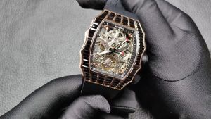 HAOFA 1983 TRAPEZOIDAL CRYSTAL AUTOMATIC WATCH