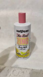 Soap & Glory The Real Zing Radiance Boosting Body Wash - Hydrating Body Wash with AHAs - Citrus Scented Moisturizing Body Wash for a Healthy Glow 500mL