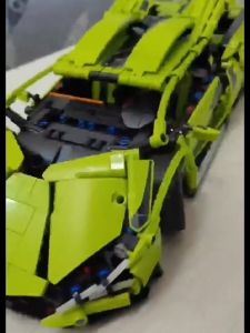 Mainan Edukasi Balok Pullback Mobil Model 586Pcs Lamborghini 1:18 Puzzle Mainan Block
