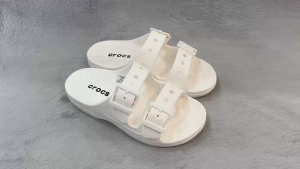 Womens adjustable double-strap casual slippers lightweight and non-slip with thickened soles.