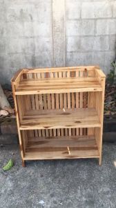 HOMEMAISAK  ชั้นวางหนังสือ ชั้นวางของ 3 ชั้น ซี่ระแนง (ไม้สักแท้) ขนาด กว้าง 33 ซม. ยาว 65 ซม.65 ซม.