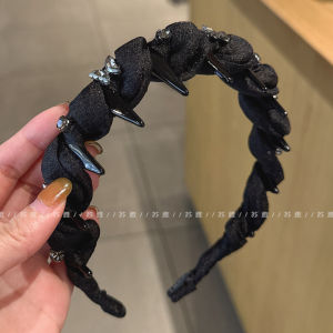 Mũ Lưỡi Trai Chống Trượt Cho Phụ Nữ 2025 Mẫu Mới Có Họa Tiết Bướm Và Kim Cương Lấp Lánh Mũ Lưỡi Trai Đi Ngoài Trời Đa Năng Phụ Kiện Tóc