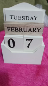 Decors and Beyond Aesthetic Wood Desk Calendar Desktop Tabletop Decoration (6"x 5"x2.5")