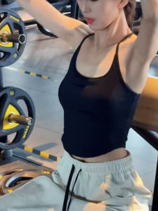 เสื้อกล้ามโยคะสีดำไม่สมมาตรสไตล์ใหม่ฤดูร้อนสำหรับผู้หญิง แห้งเร็ว ระบายอากาศได้ดี เสื้อผ้ากีฬาลำลองสำหรับผู้หญิง