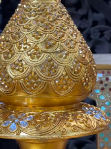 Cyber Online พานพุ่ม ไม้จามจุรี สีทองลายคลื่นเม็ดแก้วสีทอง กว้าง8 นิ้ว สูง60cm ปิดทองคำเปลว ส่องประกายสุกปลั่ง  รุ่นประดับเม็ดแก้วเยอะ ขายเป็นคู่