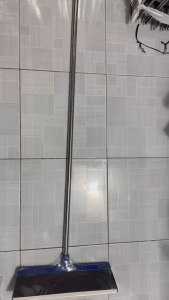 Cây Cào Nước Đẩy Nước Gạt nước Cán Thẳng  Màu Đen - CLEAN MART