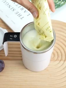 Self stirring mug/Self stirring electric coffee mug /Coffee cup/Rechargeable self stirring cup Stirring mug/Auto stirring mug