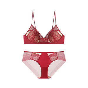 Livary Mio | Lace Silk Padded Bra Fine Shoulder Straps Wire-Free