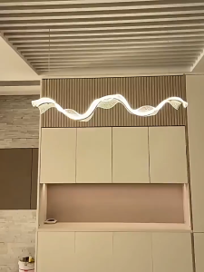 Luxury Golden Wavy Ribbon LED Chandelier Full Spectrum Eye-Caring Anti-Glare Pendant Lamp With Adjustable 150cm Wire For Dining Table Kitchen Island Counter Bar Restaurant Modern Home Decor 100cm Long High Ra97 Soft Diffuse LED Ceiling Hanging Light