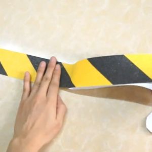 1 Roll Grip Tape Heavy Duty Anti Slip Tape For Stairs Outdoor Indoor Waterproof 50mm*5m/1.97in*16.4ft Safety Non Skid Roll For Stair Steps Ramp Traction Tread Staircases Grips Adhesive Non Slip Strips Walk