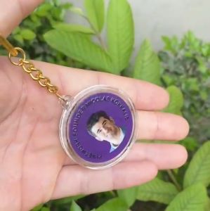 Móc khóa Pi Network NICOLAS người sáng lập Pinetwork sắc nét chi tiết bền màu