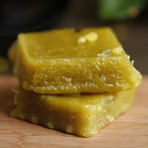KUOBAOWU | Traditional Handmade Sesame Oil Green Bean Cake 250g