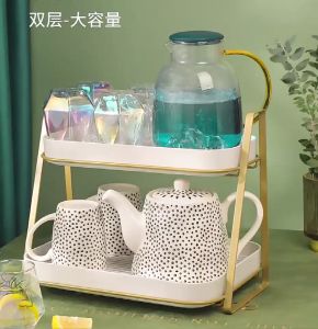 ถาดแก้ว ชั้นวางของ "เที่ยว" ที่ชั้นวางที่เก็บแก้ว เรียง 27 มกราคม 2023