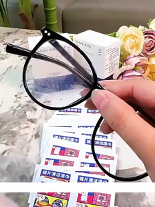 100Pcs Disposable Eyeglasses Cleaning Cloth Lens Fog Removal Cleaning Glasses Cloth Clean Wipes