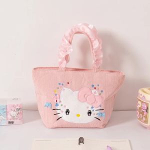 น่ารัก Hello Kitty กระเป๋าถือ Corduroy สไตล์ญี่ปุ่นสีชมพูเย็บปักถักร้อย Kitty Cat Bento กระเป๋าทนทานกระเป๋าตุ๊กตาแฟชั่นของขวัญสาว