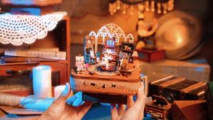 Tonecheer Cats Family Music Box (TQ065) DIY Wooden Musical Movement Box