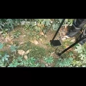 Garukan tanah sampah dan rumput kebun kuat gagang pipa hitam