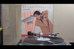 1 แผ่นเสียง 12นิ้ว p30 ณัฐพงศ์ อุลิศ NUT แผ่นNMริ้วรอยบาง เสียงรบกวนน้อยนิดไม่มีรอยลึก แผ่นล้างสะอาดแล้ว ปกVG+มีตำหนิขอบนิดหน่อย ขอบไม่ขาด สันทะลุ