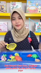 Mainan Pancing Ikan dalam Kolam Satu Set Lengkap Jaring Pancing Mainan Anak Laki Laki dan Perempuan