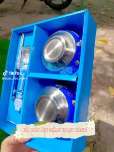 Bộ Chén Ăn Kèm Đũa Muỗng Mẫu Đôremon Chống Nóng Giữ Nhiệt Hoạt Hình An Toàn Cho Bé