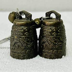 พวงกุญแจ ระฆังทองเหลือง สีรมดำมีเสียง ขนาด 2.2x4 cm.