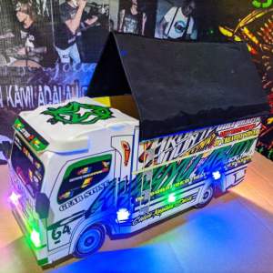 Miniatur Truk Oleng Lampu Terpal