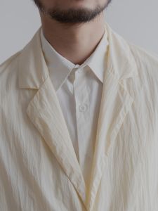 น้ำหนักเบา อุปกรณ์ป้องกันแสงแดดแฟชั่นสําหรับผู้ชายกลางแจ้ง ชุดสูท เสื้อแจ็คเก็ต แขนยาวสไตล์ญี่ปุ่นย้อนยุคปกติพอดีปุ่มเดียวปิด