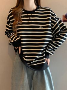 เสื้อฮู้ดลายทางแขนยาวหลวมๆ สไตล์เกาหลี สำหรับผู้หญิงในฤดูหนาว ทรงเข้ารูป เสื้อเชิ้ตคอกลม แฟชั่นผู้หญิงไซส์ใหญ่