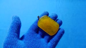 RGM Liontin Kesehatan Giok Persegi Panjang Asli Kuning