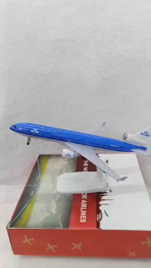 Korean Air McDonnell Douglas MD-11 8 Inch PREMIUM Diecast Airplane Model 20 CM Aircraft Collectible with Landing Gear and Display Stand