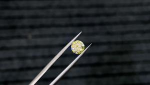 Wholesale High Quality 1 CT D Color VVS1 Round Lemon Yellow Cut Loose Moissanite Wedding Ring Necklace Pendant Jewelry Custom