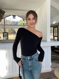 NEVA HU Black Off-Shoulder Slim Fit Knitted T-Shirt Design Sensation 2025 New Style Elegant Thinming Long Sleeve Crew Neck Short Length